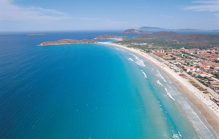 Resultado de imagem para praia do peró cabo frio